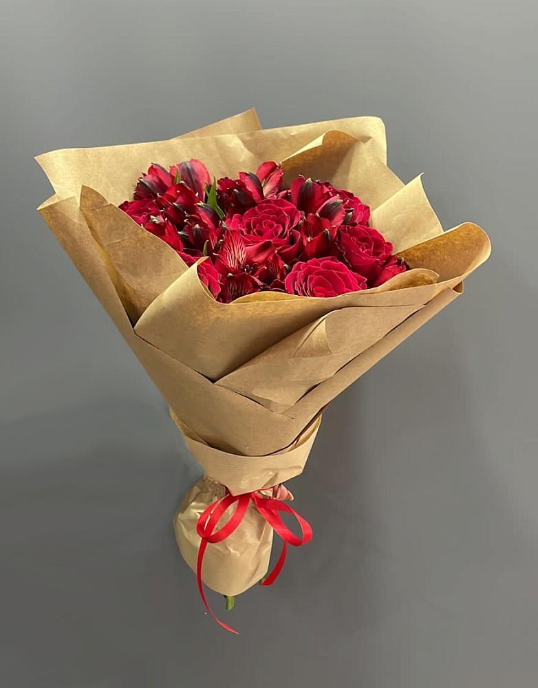 Букет цветов из: Альстромерии и Розы в Рощино Ставропольского края