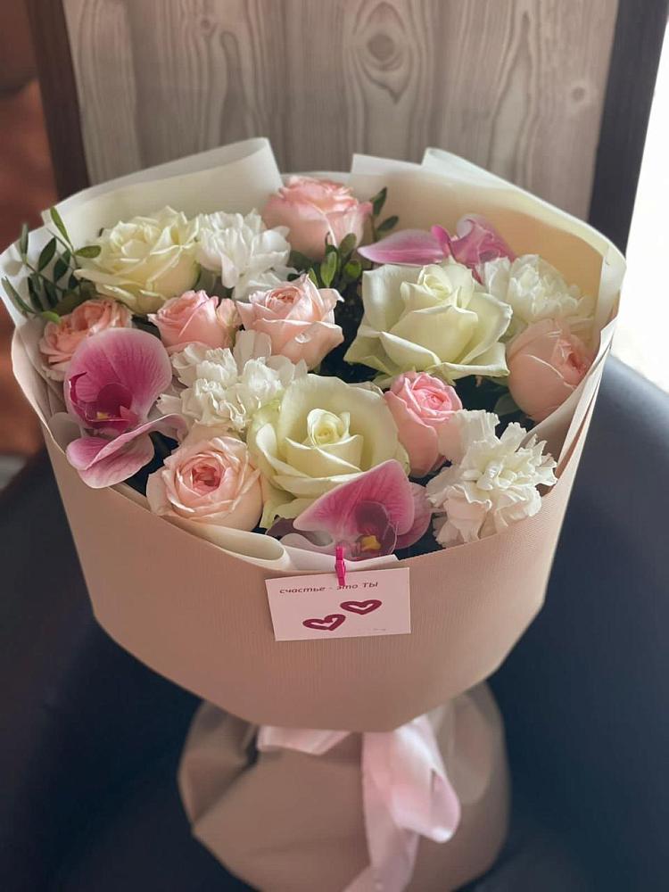 Букет цветов из: Орхидеи, Розы и Гвоздики в Рощино Ставропольского края