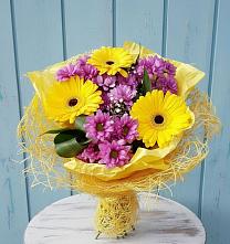 Букет цветов из:  Хризантемы и Герберы в Рощино Ставропольского края