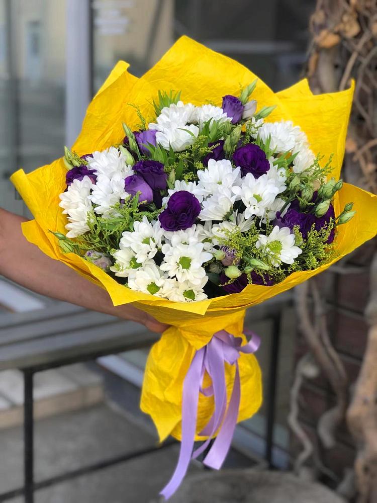 Букет цветов из: Ирисы, Хризантемы и Ромашки в Рощино Ставропольского края