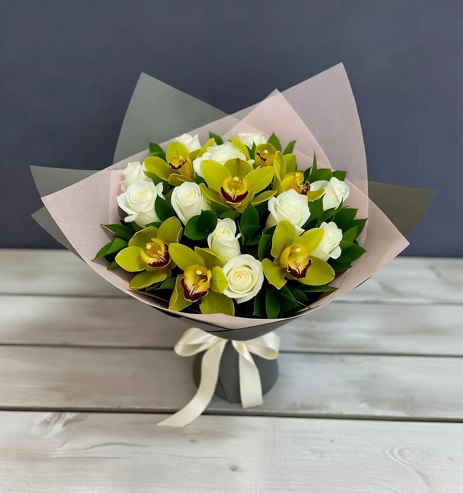 Букет цветов из: Орхидеи и Розы в Рощино Ставропольского края