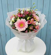 Букет цветов из:  Герберы, Альстромерии и Лизиантусы в Рощино Ставропольского края