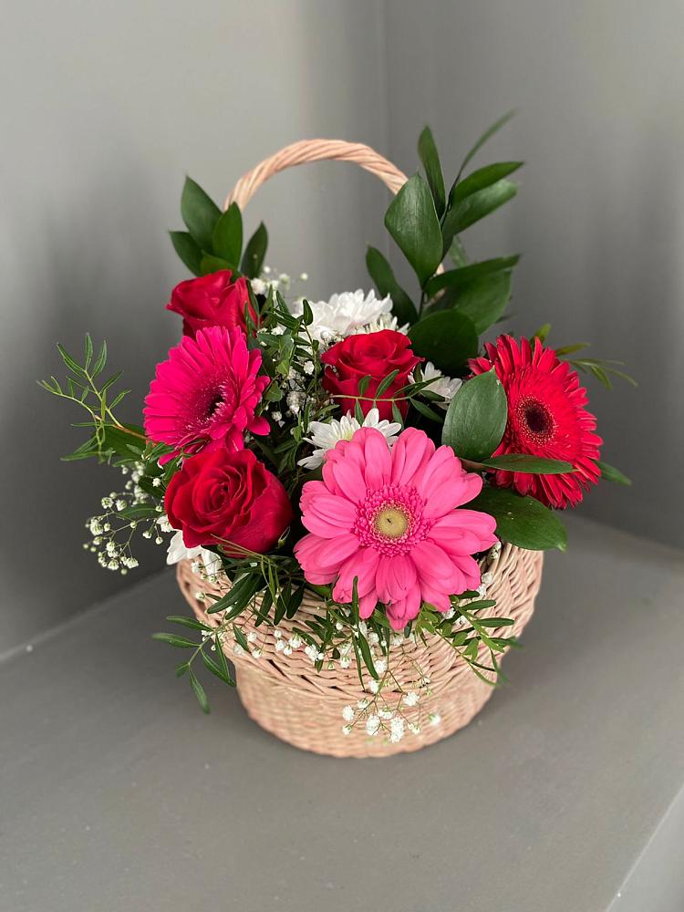 Цветочная композиция из Розы, Хризантемы и Герберы в корзине в Рощино Ставропольского края